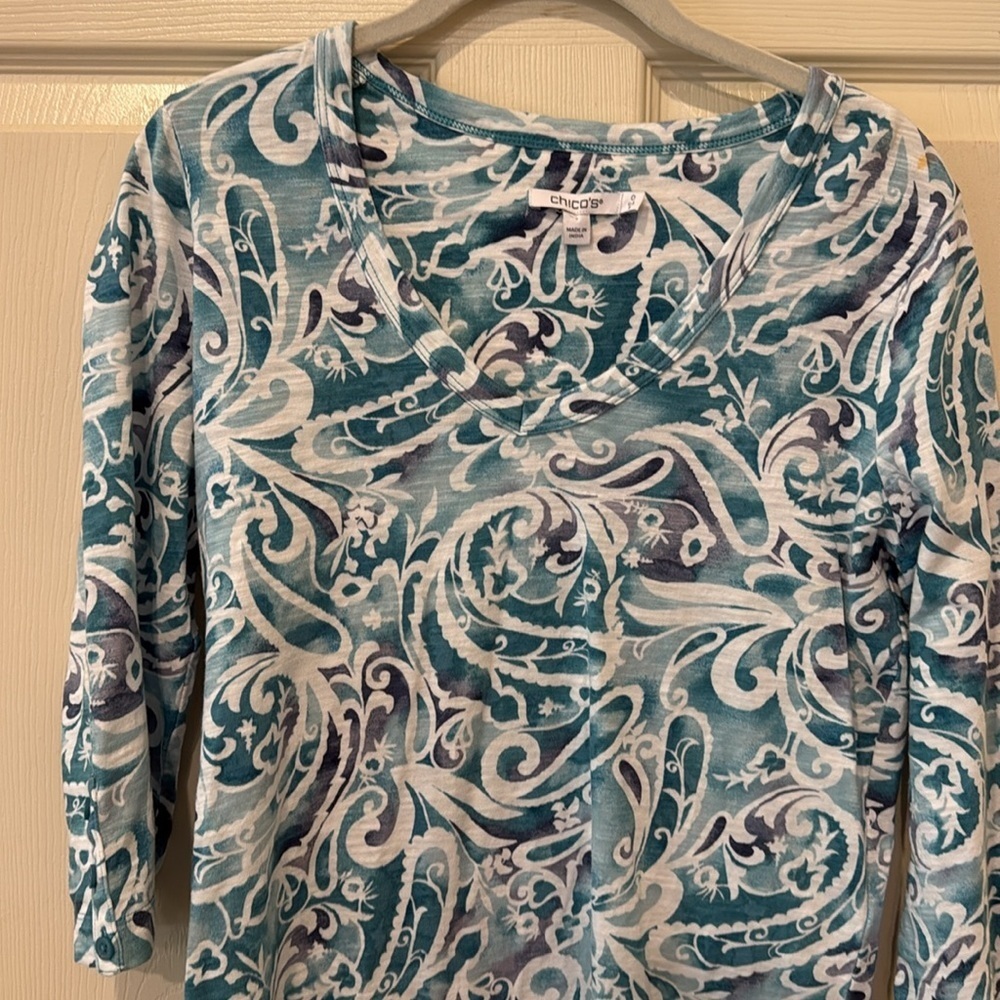 Chicos blue paisley 3/4 sleeve top, size 0 🔵 - Picture 2 of 6